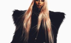 Bilal Hassani : Entre force et délicatesse